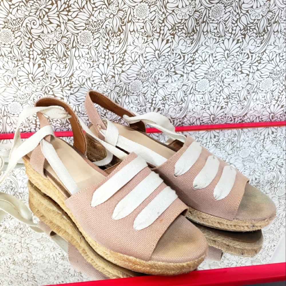 Woman shoes